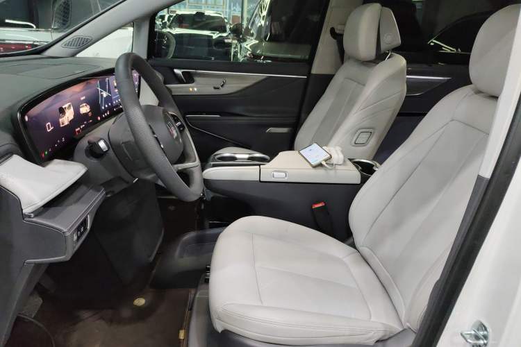 Used Buick GL8 2025 Lu Zun Deluxe Edition
