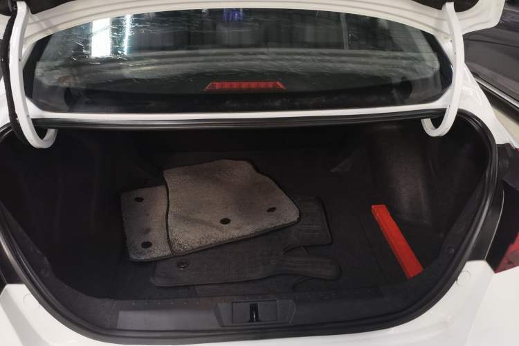 Used Geely Auto Emgrand 2019 Leading Edition 1.5L CVT Upward-Connected Model China VI Standard