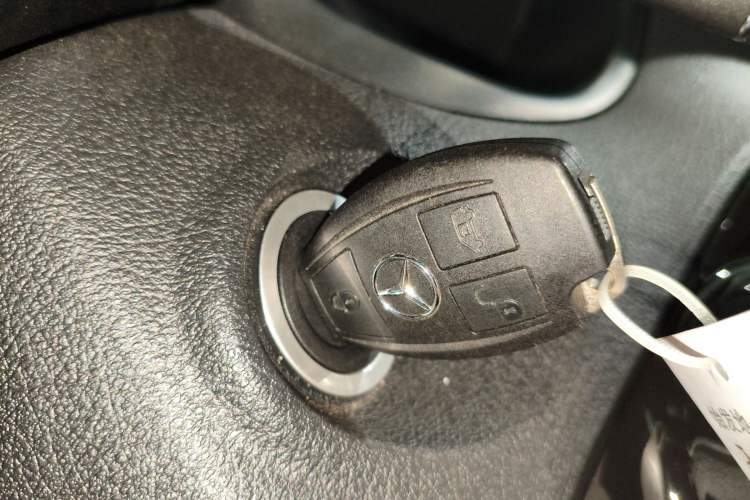 Used Mercedes-Benz Vito 2023 2.0T Business Version 7 Seats