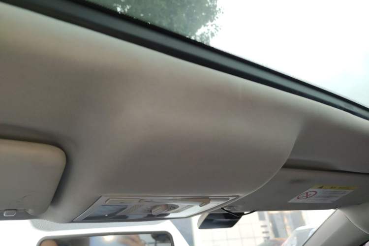 Used Volkswagen Santana 2015 1.6L Manual Comfort Edition