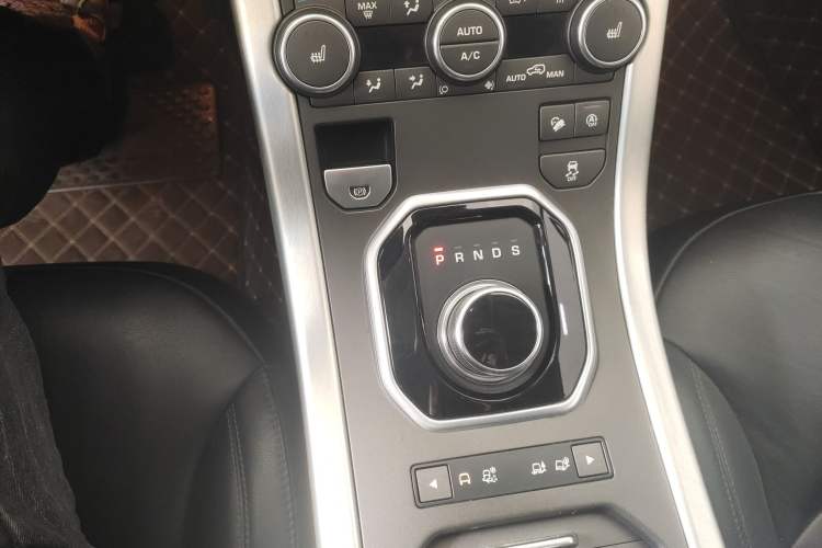 Used Land Rover Range Rover Evoque 2018 240 PS SE Smart Brilliance Edition