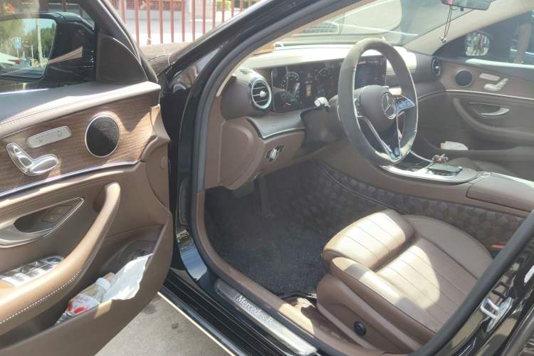 Used Mercedes-Benz E-Class 2023 E 260 L 4MATIC
