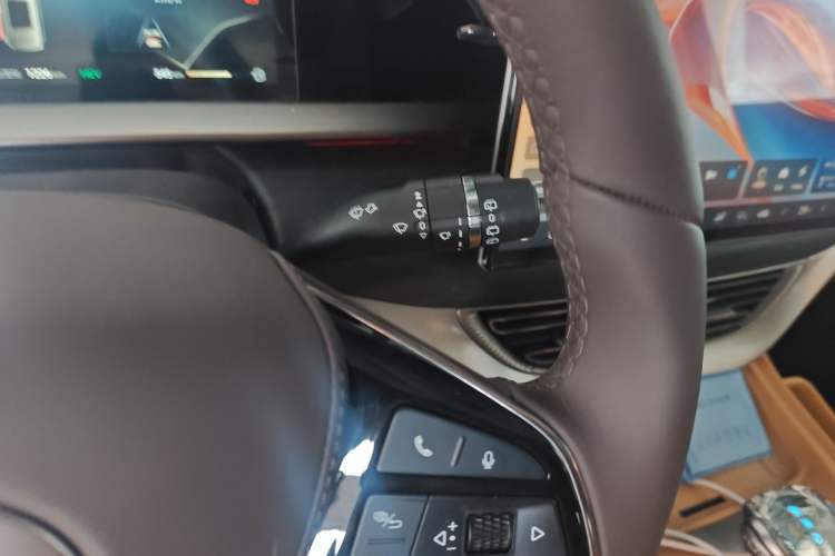 Used Denza D9 2024 DM-i 980 Four-Wheel Drive Prestige Model