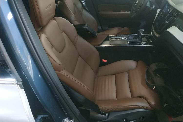 Used Volvo XC60 2020 T5 4x4 Smart Luxury Edition
