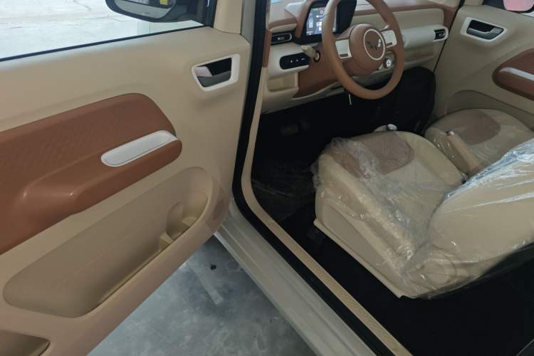 Used Wuling Hongguang MINIEV 2024 3rd Generation 215km Youth Edition
