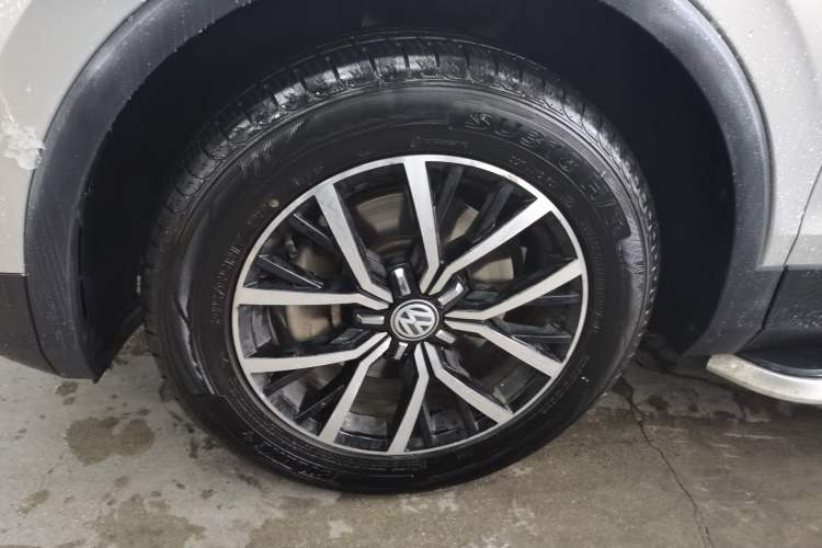 Used Volkswagen Tiguan L 2018 330TSI Automatic Two-Wheel Drive Luxury Edition
