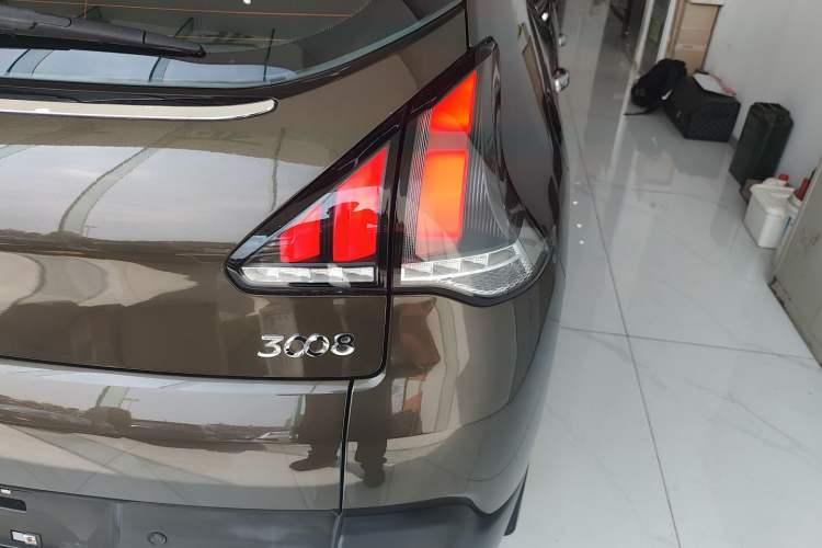 Used Peugeot 3008 2016 2.0L Automatic Standard Edition
