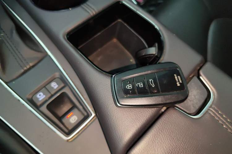 Used Toyota Avalon 2019 2.0L Luxury Edition China VI Standard
