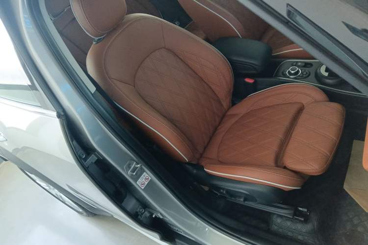 Used  Countryman 2023 Updated 1.5T COOPER ALL4 Connoisseur
