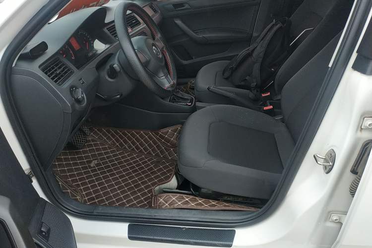 Used Volkswagen Santana 2015 1.6L Automatic Fashion Edition
