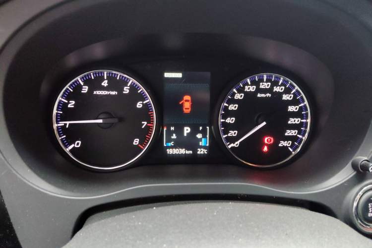 Used Mitsubishi Outlander (Import) 2013 2.4L Four-Wheel Drive Luxury Navigation Version 7 Seats