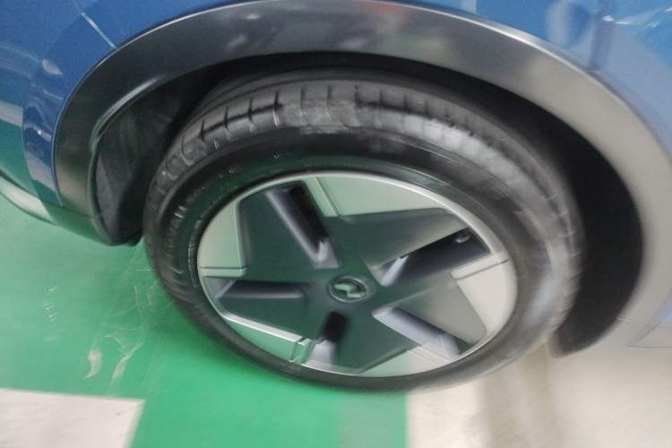 Used ONVO L60 2024 60 kWh Rear-Drive Version