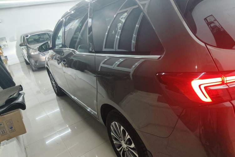 Used Buick GL8 2022 Land Business Class 652T Luxury Model
