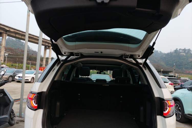 Used Land Rover Discovery Sport 2018 240 PS PURE Edition
