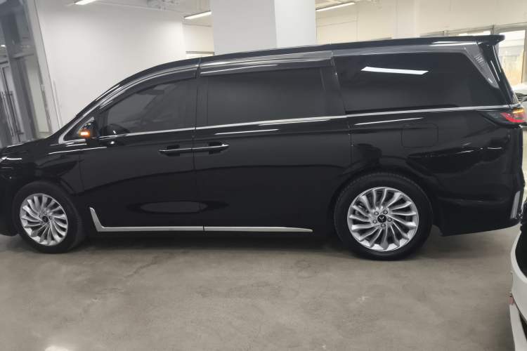 Used VOYAH Dream 2024 PHEV Extended-Range Premium Edition
