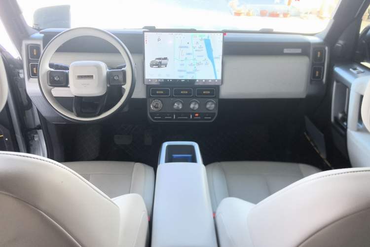 Used  V23 2025 401 Two-Wheel Drive Intelligent Driving Version