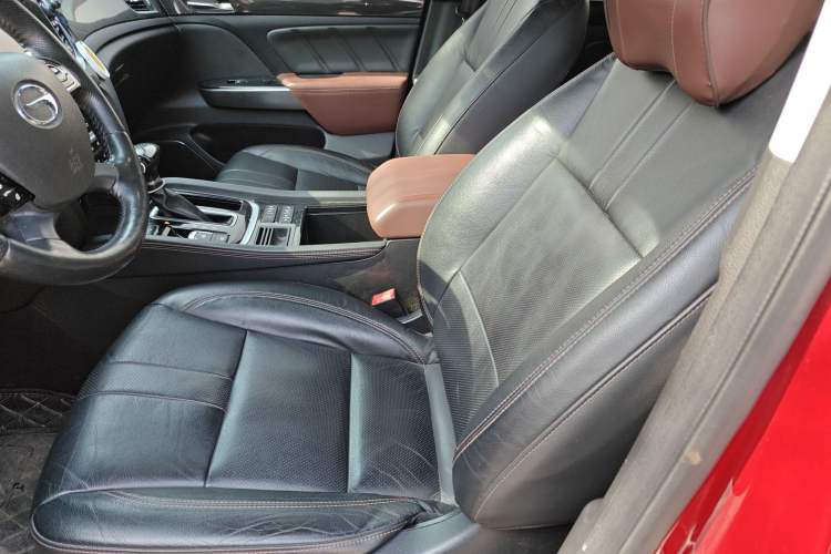 Used GAC Trumpchi GS7 2017 320T Two-Wheel-Drive Luxury Smart Connectivity Model
