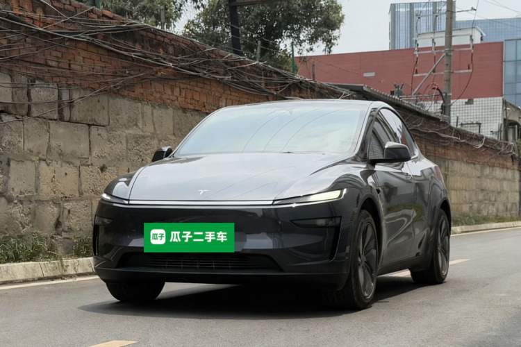 Used Tesla Model Y 2025 Long-Range All-Wheel Drive First Edition
