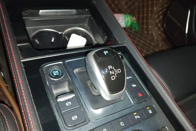 Used BYD Tang New Energy 2018 DM 2.0T All-Wheel Drive Smart Connect Elite 7-Seater China V Emission Standard