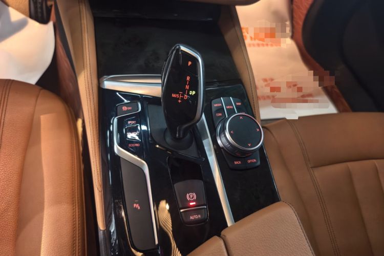 Used BMW 5 Series 2019 Facelifted 530Li Leading Edition M Sport Package
