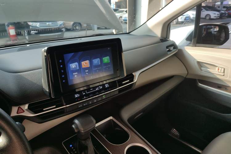 Used Toyota Sienna 2021 2.5L Hybrid Comfort Edition
