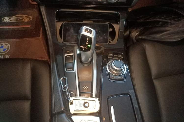 Used BMW 5 Series 2014 520i Elegant Edition
