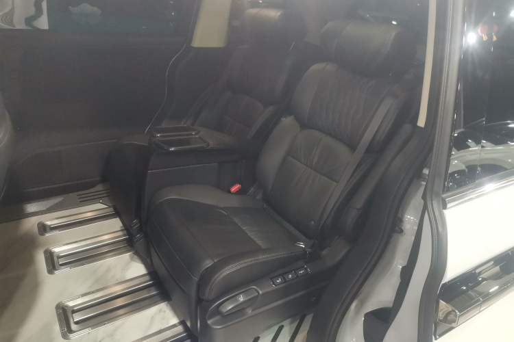 Used Honda Elysion 2024 2.0L eHEV Luxury Edition
