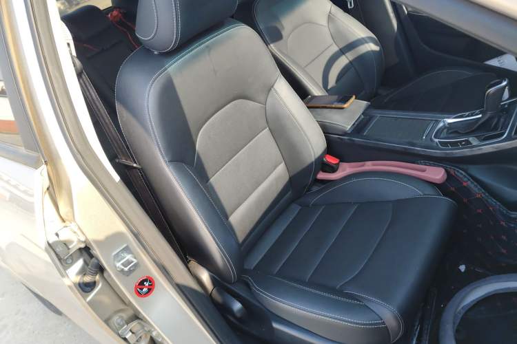 Used Geely Auto Emgrand 2019 Leading Edition 1.5L CVT Luxury Model China VI Standard
