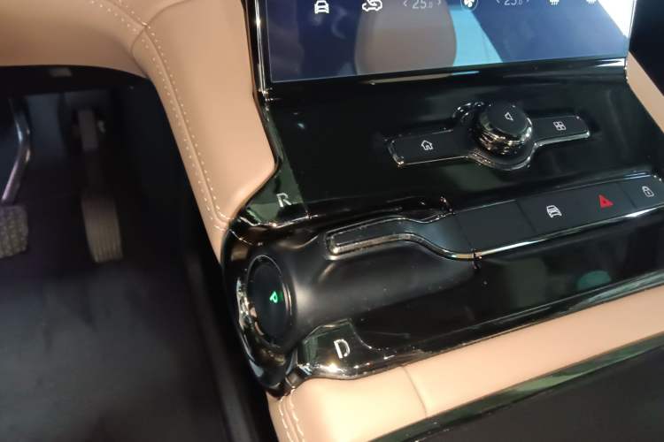 Used Nio ES8 2020 415 km Signature Edition 6-Seater Version
