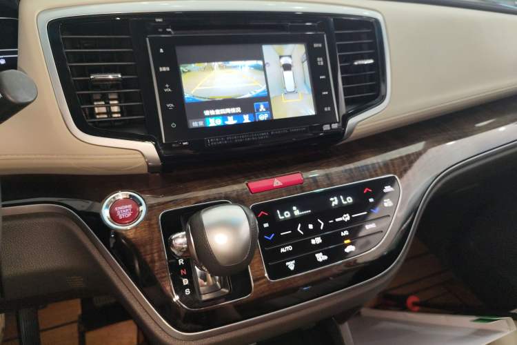 Used Honda Odyssey 2015 Revised Version 2.4L Supreme Edition
