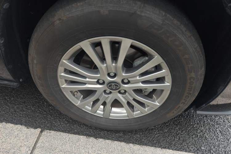 Used Toyota Sienna 2023 2.5L Hybrid Comfort Edition
