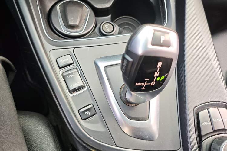 Used BMW 3 Series 2016 320Li Ambition Model
