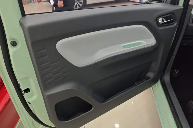 Used Wuling Hongguang MINIEV 2021 Macaron Premium Model – Lithium Iron Phosphate
