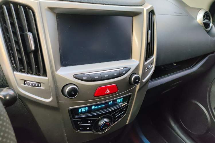 Used Haval H1 2016 Red Label 1.5L Manual Luxury Model
