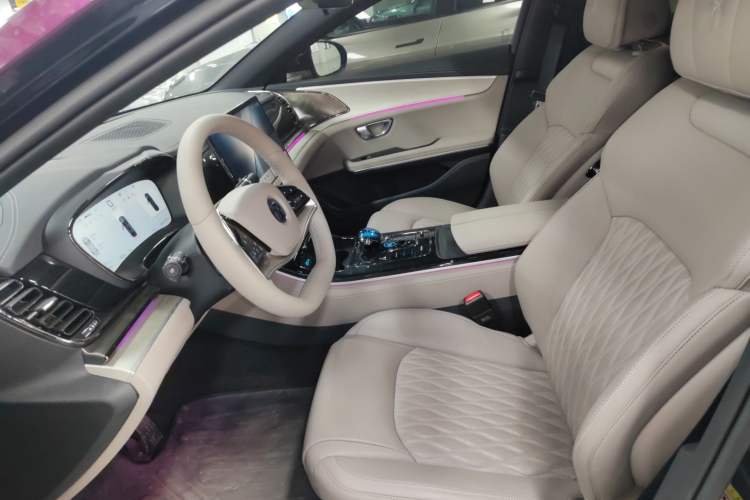 Used BYD Han 2025 DM-i Smart Drive 125KM Prestige Model
