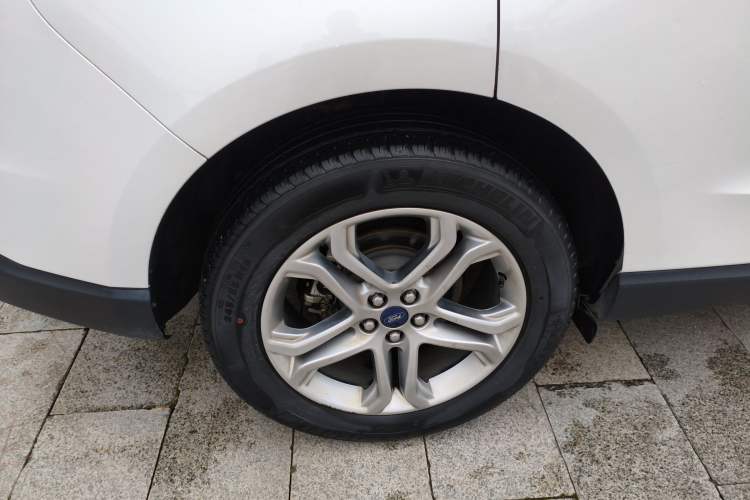 Used Ford Edge 2018 EcoBoost 245 Two-Wheel-Drive Titanium 7-Seater China VI Standard
