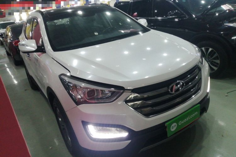 Used Hyundai Santa Fe 2013 2.4L Automatic Two-Wheel Drive Smart Version
