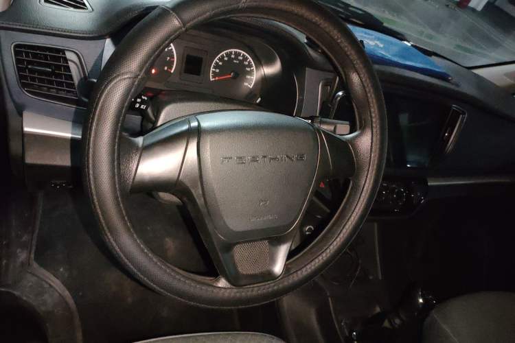 Used FORTHING Lingzhi 2025 M5 1.5T Long Wheelbase Comfort Version 7-Seater