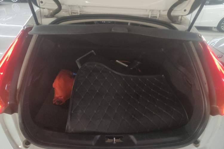 Used Volvo V40 2016 T3 Zhiyi Edition