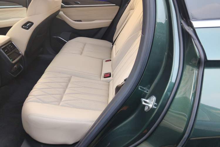 Used Geely Auto Monjaro L 2025 Dongfang Yao 2.0TD Automatic Lanxing Edition
