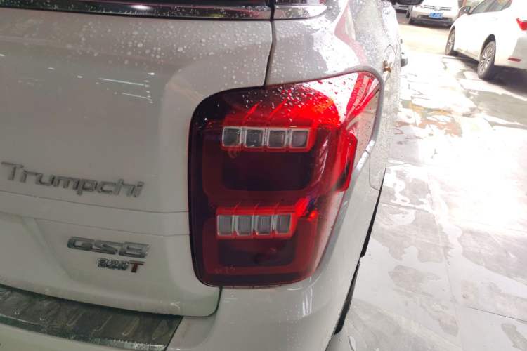 Used GAC Trumpchi GS8 2017 320T Two-Wheel Drive Luxury Smart Connectivity Version (7 Seats)
