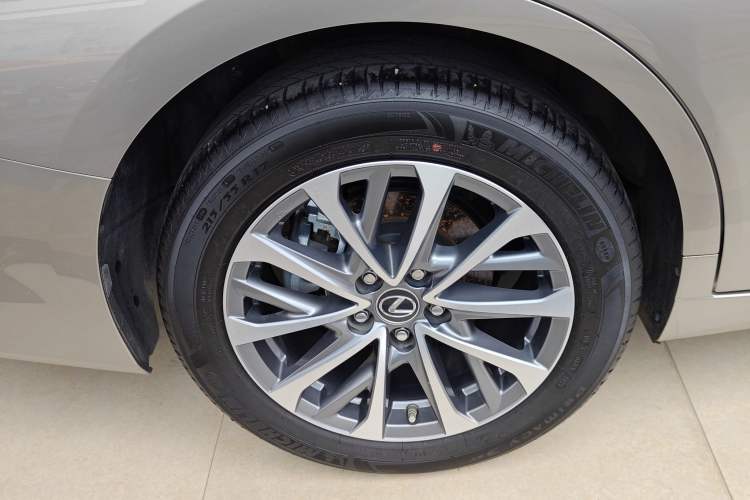 Used Lexus ES 2023 260 Excellence Edition
