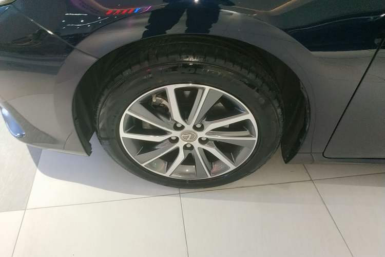 Used Lexus ES 2017 300h Mark Levinson Comfort Edition
