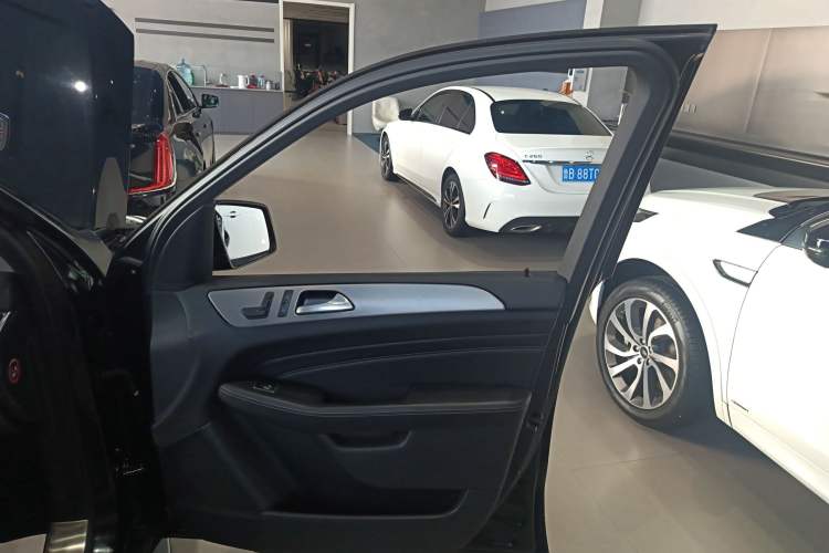 Used Mercedes-Benz M-Class 2015 ML 320 4MATIC