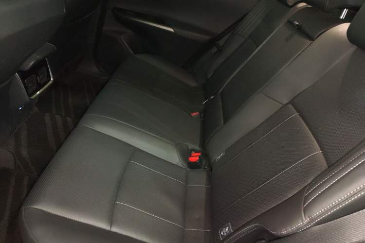 Used Toyota Harrier 2022 2.0L CVT Two-Wheel Drive Deluxe Edition
