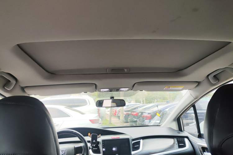 Used Honda Jade 2017 1.8L automatic Comfort version 5 seats
