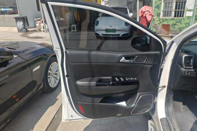 Used Kia KX5 2017 1.6T Automatic Two-Wheel Drive 15th Anniversary Special Edition DLX
