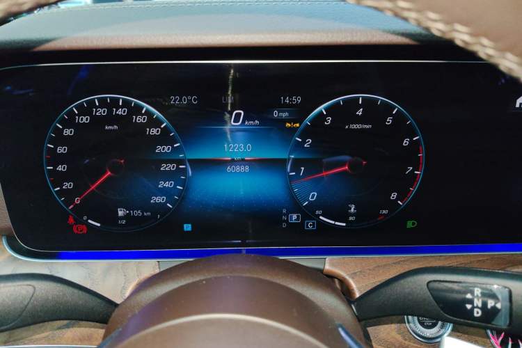 Used Mercedes-Benz E-Class 2023 Facelift E 260 L
