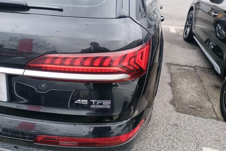 Used Audi Q7 2023 45 TFSI quattro S line Sport model