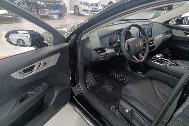 Used Hongqi E-QM5 2024 560km PLUS
